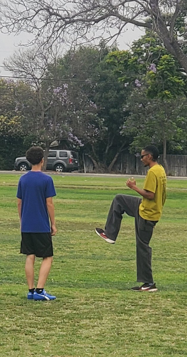 ManuiaNoah's tweet image. Putting on my coaching hat for the summer before I start training for my senior season of track and field. Helping train athletes from different sports in the areas of speed, technique, form, etc.. Grateful for the opportunity and am enjoying the experience. @CoachJaiya