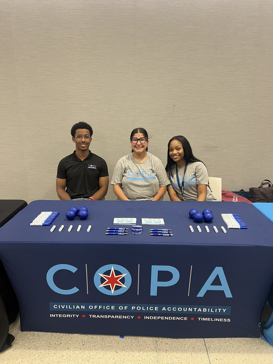 ChicagoCOPA's tweet image. Today, COPA was with @ChicagosMayor at the Chicago Budget Engagement Round Tables at @MX_College. COPA Deputy Chief Administrator Angela Hearts-Glass and Director of Mediation Daisha Muhammad participated in dialogue with Chicagoans to hear from them on the City's 2026 Budget