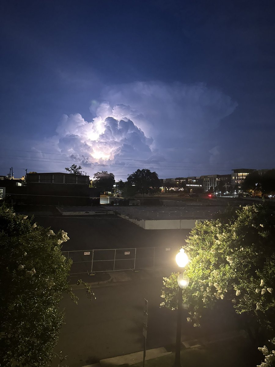tatatatabs's tweet photo. @wxbrad looking south from south end https://t.co/VvA1mUboZz