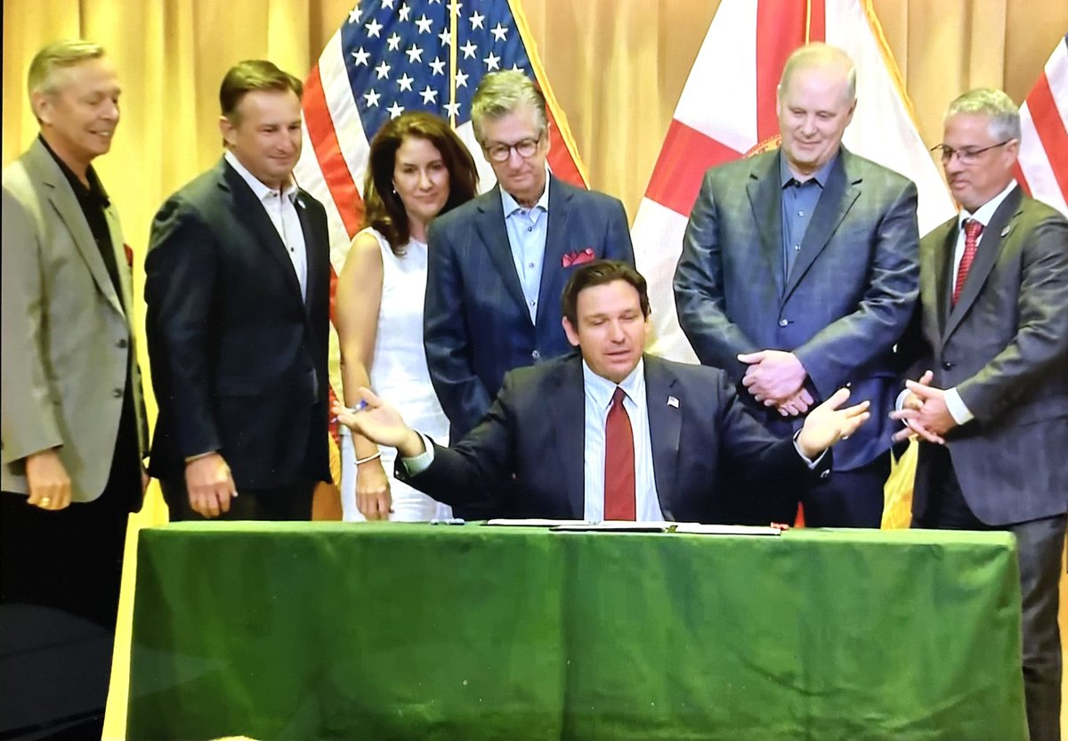 WiltonSimpson's tweet image. Incredibly grateful to Governor DeSantis and the Florida Legislature for committing the resources required to support our hard working farmers, to conserve our precious natural lands and to ensure a safe, affordable food supply. Florida’s economy and our national security depend…