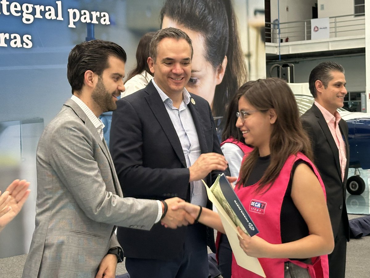 Cámara del Calzado tweet media