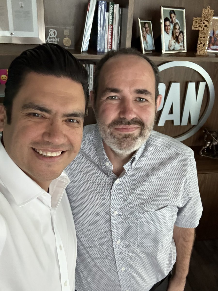 JorgeRoHe's tweet photo. Un gusto haber platicado a lo largo del día con tres grandes amigos y líderes de @AccionNacional … mi amigo Alcalde @giogutierrezag , mi amigo diputado @josemhinojosap y mi amigo @rgraciag #PANcontigo https://t.co/218DeMWPZX