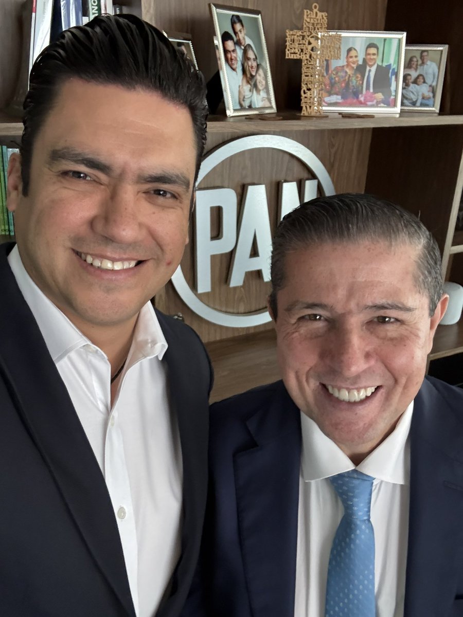 JorgeRoHe's tweet photo. Un gusto haber platicado a lo largo del día con tres grandes amigos y líderes de @AccionNacional … mi amigo Alcalde @giogutierrezag , mi amigo diputado @josemhinojosap y mi amigo @rgraciag #PANcontigo https://t.co/218DeMWPZX