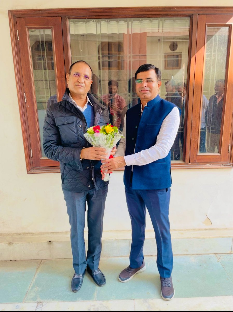 मेरे राजनितिक गुरु व मार्गदर्शक आदरणीय रामेश्वर जी डूडी साब को जन्मदिन की हार्दिक शुभकामनाएँ। 
भगवान भोलेनाथ से आपके जल्द स्वास्थ्य होने की कामना करता हूँ। 
<a href="/RameshwarDudi/">Rameshwar Dudi</a>