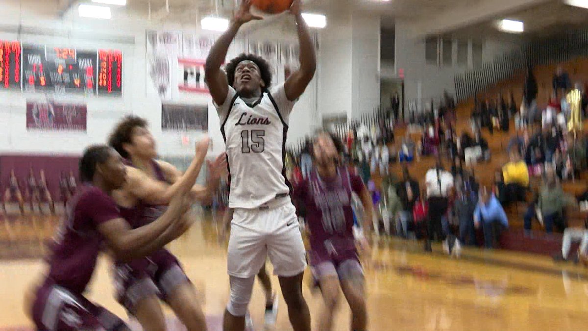 Peoria High men's basketball is turning to Fenix Foy to fill a leadership role for the Lions this winter.

He's a confident/energetic young man on the court. And he tells me it was instilled in him by his mom.

My story: centralillinoisproud.com/sports/local-s…