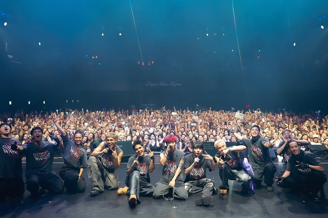 ABSCBNNews's tweet photo. "A part of us stays with you here."💙

Filipino boy group SB19 (@SB19Official) shared a heartfelt message for their A’TIN who attended the "Simula at Wakas" concert at Zepp New Taipei in Taipei, Taiwan on June 29.

“Seeing you smile and cheer for us from the start until the end of the night, we know we’re never alone in this journey,” they wrote.

Before heading to the U.S. for the next leg of their tour, the "P-pop Kings" expressed hope to return to Taiwan, telling fans, “we hope to come back to you someday soon.” #SaWWorldTourTaipei

(Courtesy: SB19/Instagram)