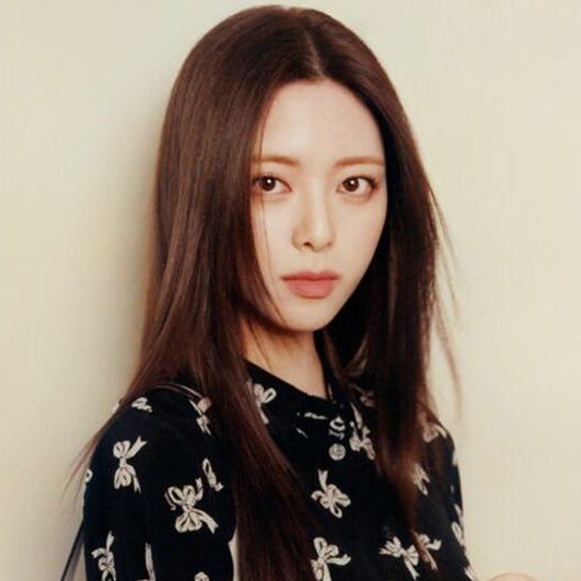 [단독] 있지 유나, ‘미스언더커버보스’로 첫 연기 도전..박신혜 여동생 된다naver.me/xBMQFVKk

있지 유나는 내년 상반기 방영 예정인 tvN 새 드라마 <미스언더커버보스>(가제)로 첫 연기에 도전한다. 

박신혜랑 유나 같이 보니까 ㅈㅉ 분위기 닮았어