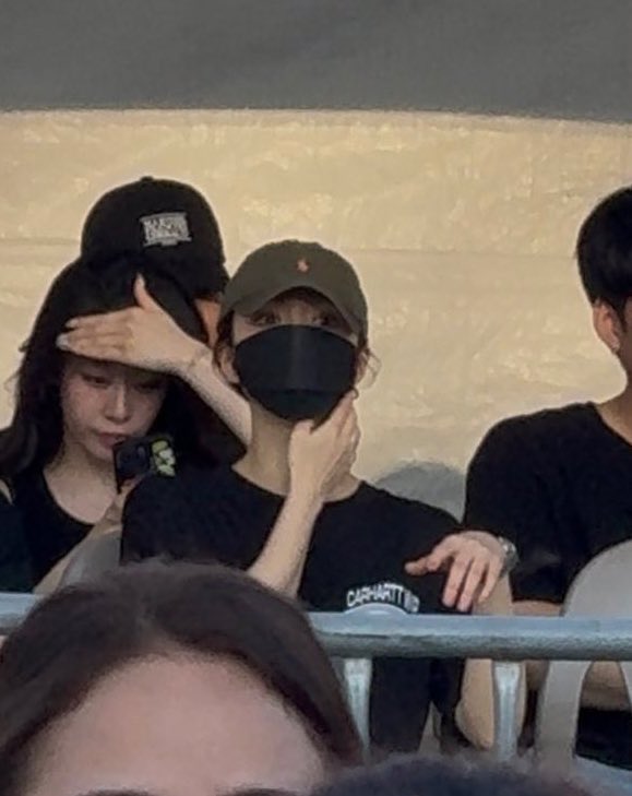 itsdeeary's tweet image. nasi kuning 5 bungkus besok pagi siap YAALLAH GW SENENG BGT dia diem diem support yaallah hehsueielwocndkoafjhfjl #ngaco