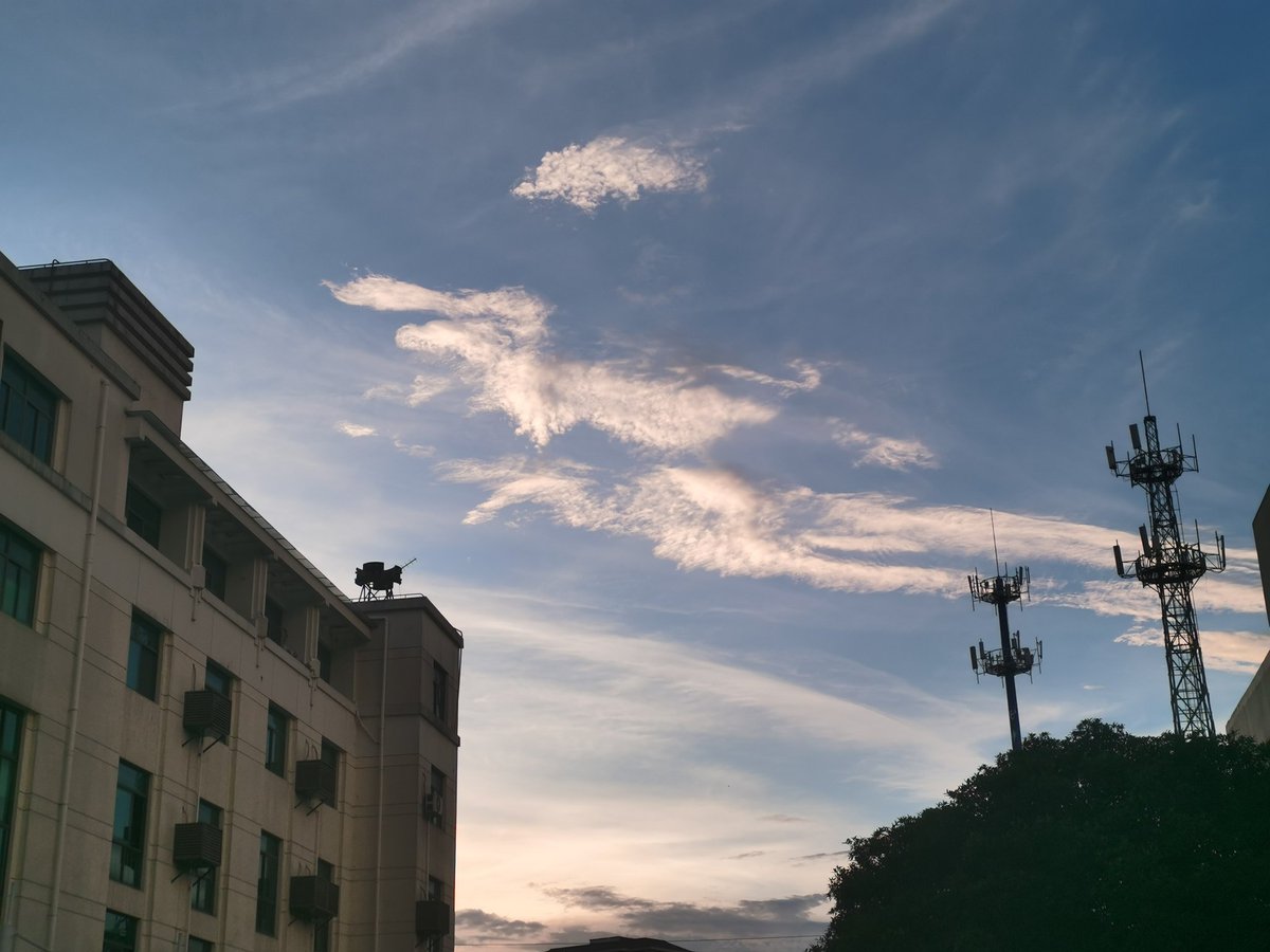 云和夕阳🌇