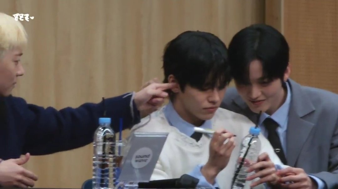 onoffttitto's tweet photo. 귀이개 수인의 시대는 온다 https://t.co/aADErX1Pkp