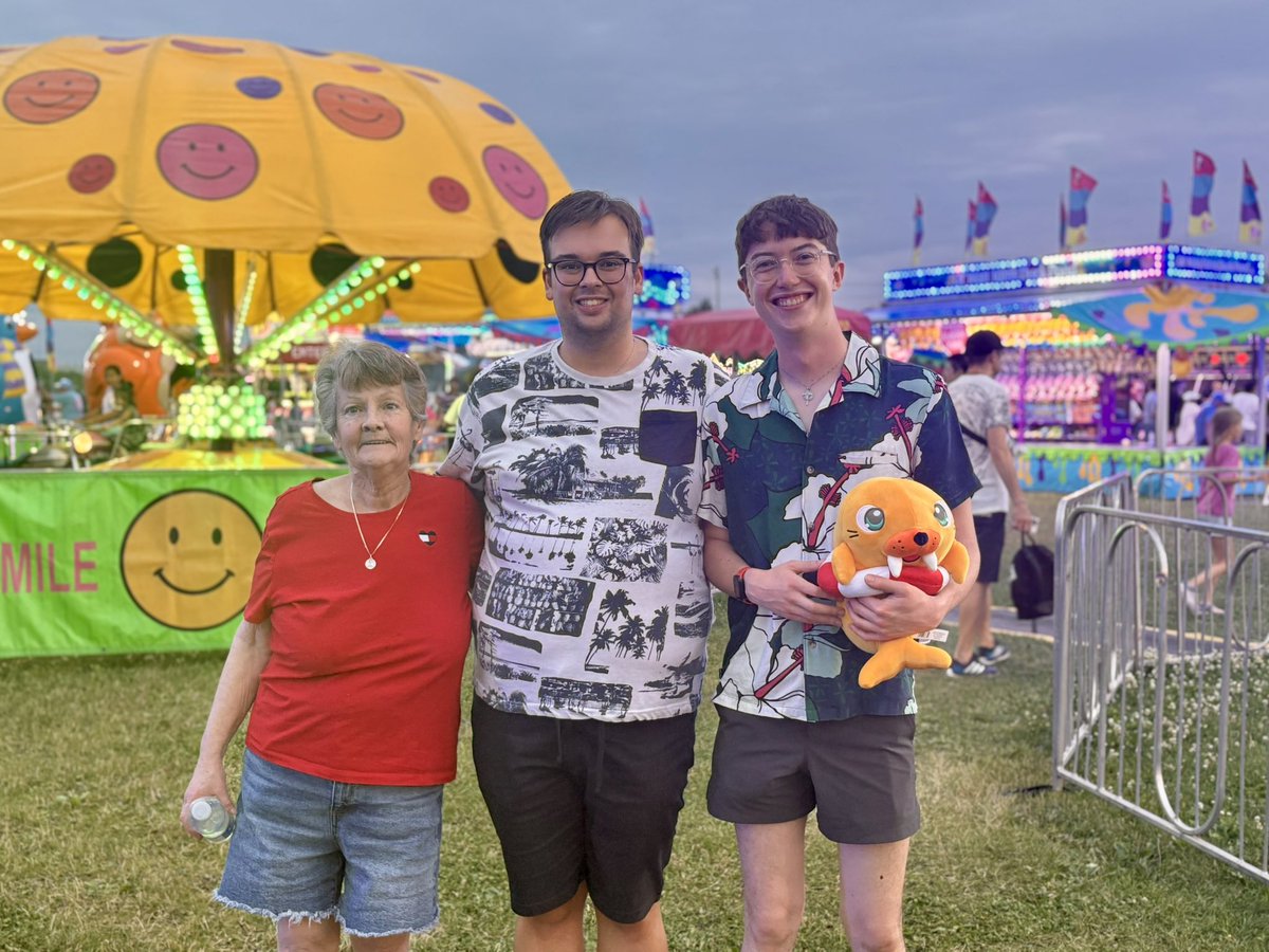 Charlie Senack tweet media