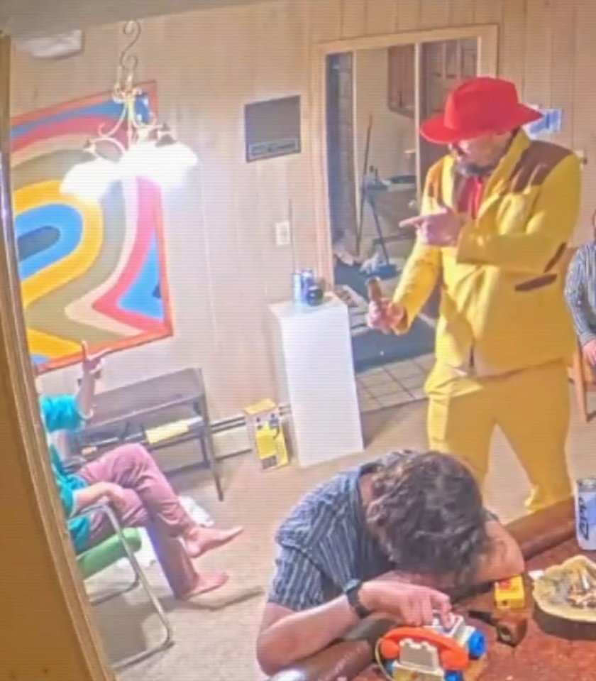 >Soon is four letters
>fish is four letters
>tank is four letters
>kino is four letters

Soon fishtank kino confirmed.
#fishtanklive