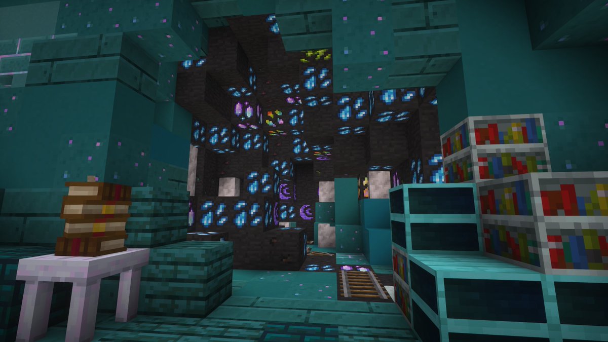 Tonight, on Vault Hunters: Let's figure out a de-looting system, and attempt to reach level 100! See you in one hour, at 9pm MDT (UTC-6) on Millennium SMP!

twitch.tv/Danbearpig82