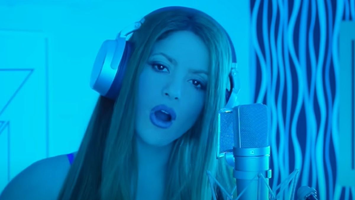 blindma1den's tweet photo. Comparte esta Shakira de la suerte para que factures mucho este mes de julio https://t.co/s0SRRKG2c6
