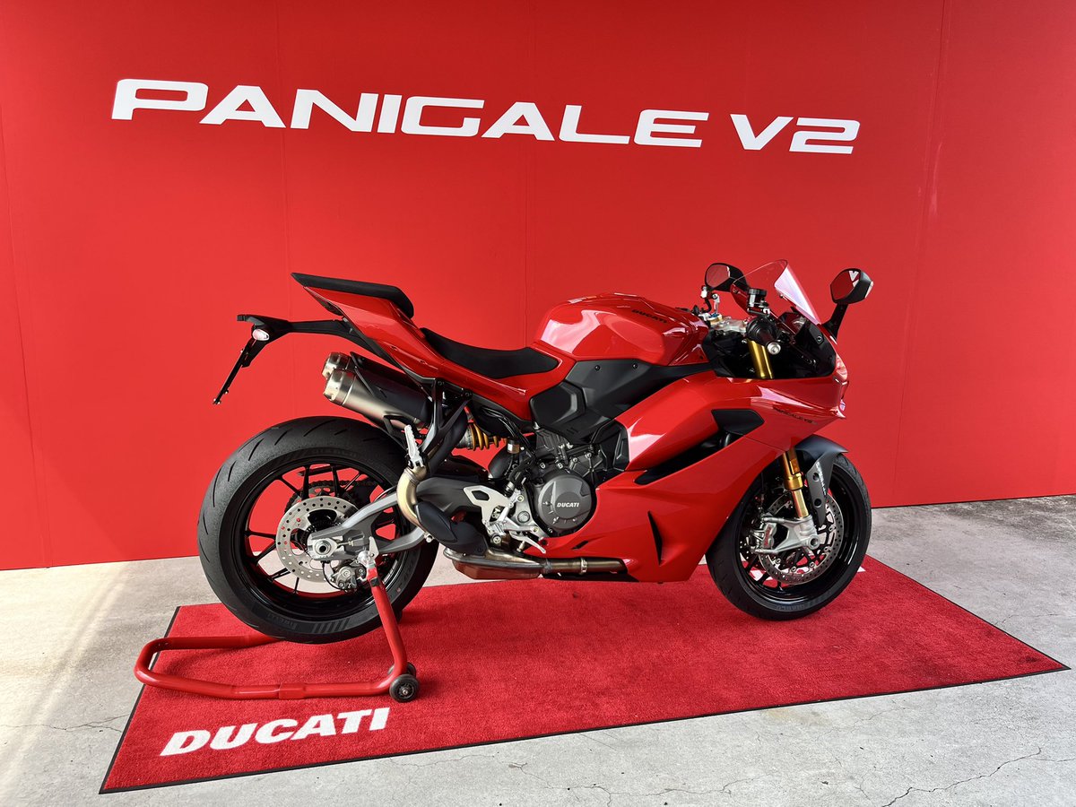 reira__t's tweet image. 今日はDUCATI  PANIGALE V2試乗会にやってきました❤️

本日丸山速攻インプレ放送予定！
ことりインプレも後日放送するのでお楽しみに(*^^)v