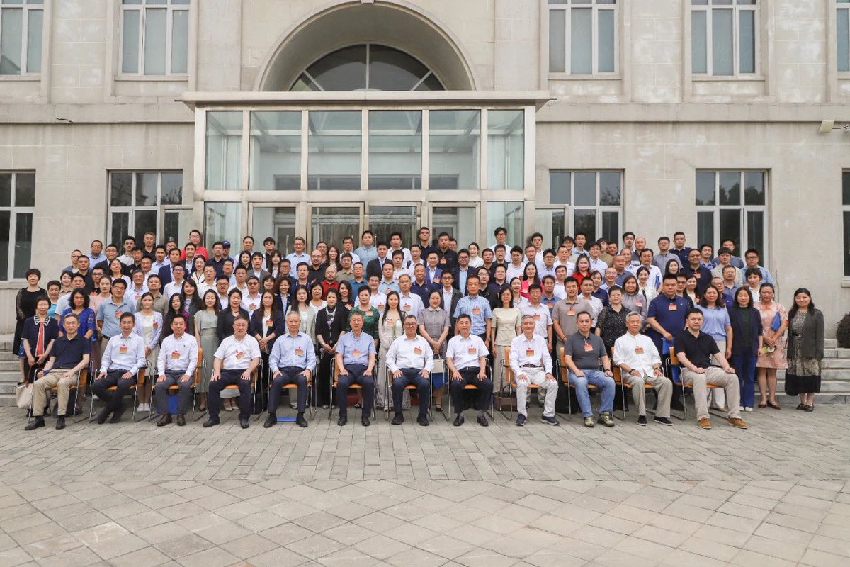 On the afternoon of June 27, the Western Returned Scholars Association’s U.S. Branch held an election meeting, and Alex Hongcai Xu was re-elected as Vice President for a term of five years.