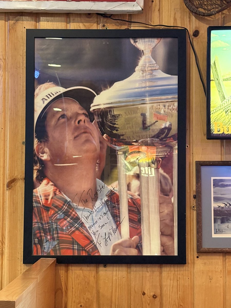 MartinScooter's tweet photo. @acaseofthegolf1 Just saw this while out to dinner. https://t.co/7pw5vERdCm