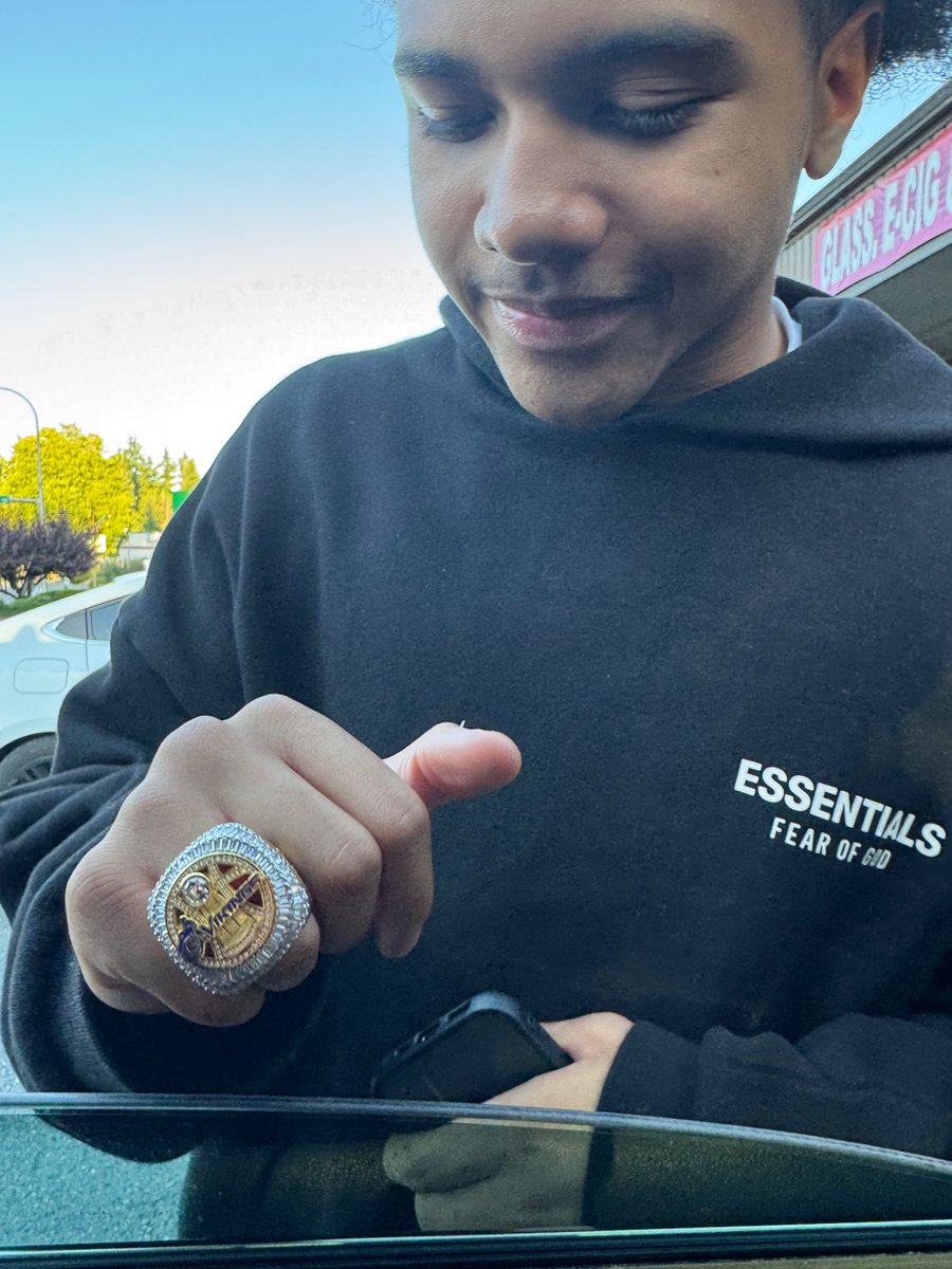 knawzeropops's tweet image. Hahahahah enjoy it man.
You’re in the rafters with amazing company 💪🏾
You earned that Akhi 🫡

Yo Gpops, cmon man, this was for you big dawg

#Beachboyz #Wright