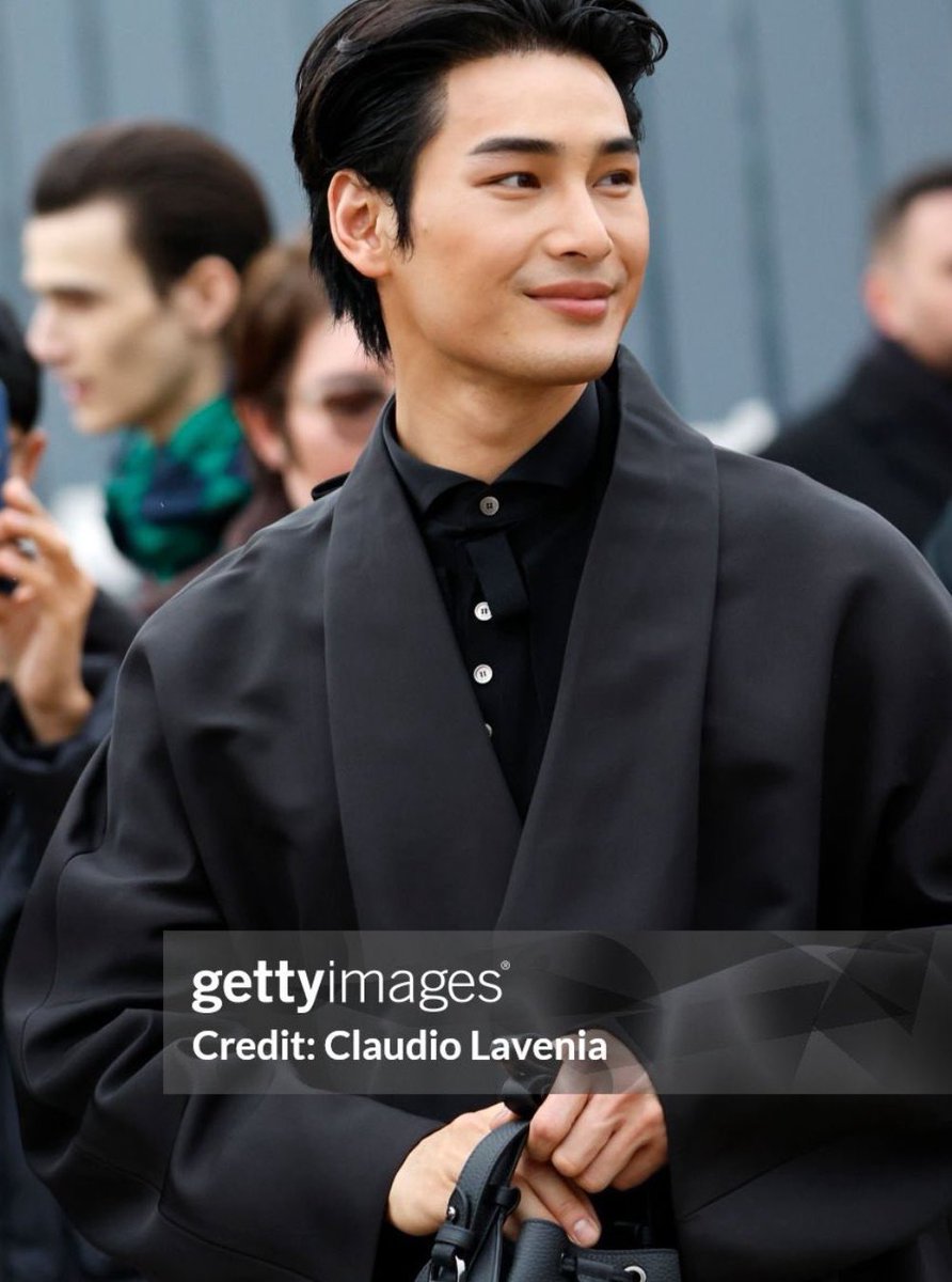 jj_kasuki's tweet photo. PFW ก่อนหน้าอาโปก็ทิ้งทวนคอลของคิมโจนส์ด้วย The best dressed men at Men’s FW25 "ผู้ชายที่แต่งตัวดีที่สุดในงาน Men’s FW25" มาได้ พอมา PFW ล่าสุดอาโปก็ได้ Best street fashion จาก nss magazine อีกเหมา best dress ทุกงานเลยภูมิใจ 😚#DiorSummer26xApo #DiorxApo  #ApoNattawin @Nnattawin1 https://t.co/dsNMQyLETd