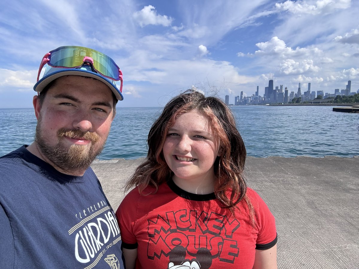 justind690's tweet photo. Drove 6 hours for my daughter’s birthday to Chicago. Her birthday is on Wednesday same day as @stomachbook66 concert who she really wants to meet and get a picture with!  We just bought tickets today. https://t.co/GiNsEUumOD