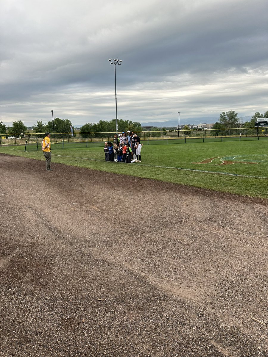 coachMelliott's tweet photo. Day one in the books for Mayville State🤩

All-star games &amp; Org. Workouts were a success and saw many talented kids out here! 🎆

Thx @teamsandiego18 for the food and great show out of your kids! 

Ready for the rest of this week💪🏻

#OnTheHunt 👀 https://t.co/N5nmOJ5yeB