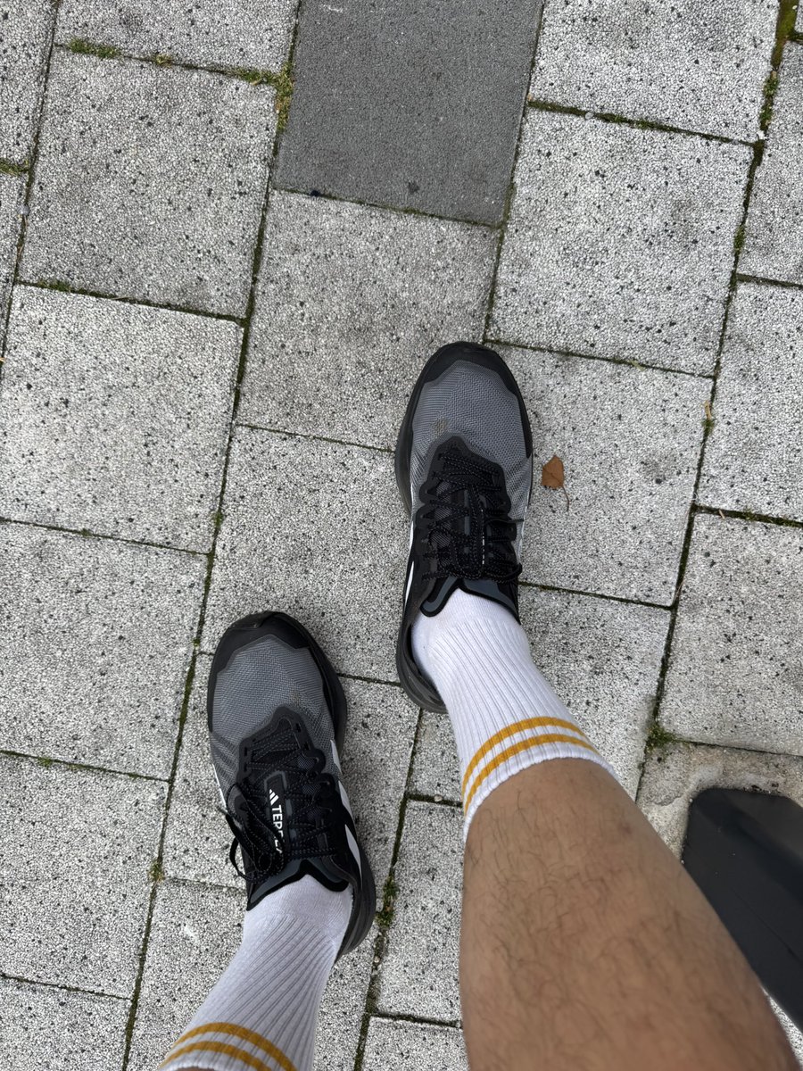 viision54's tweet photo. New &amp; First trail running shoe 
It looks great. Super comfortable. 
This morning I ran short trail. 
I’d like to add it my morning routine and make it habit someday. https://t.co/KVWR9bY1wA