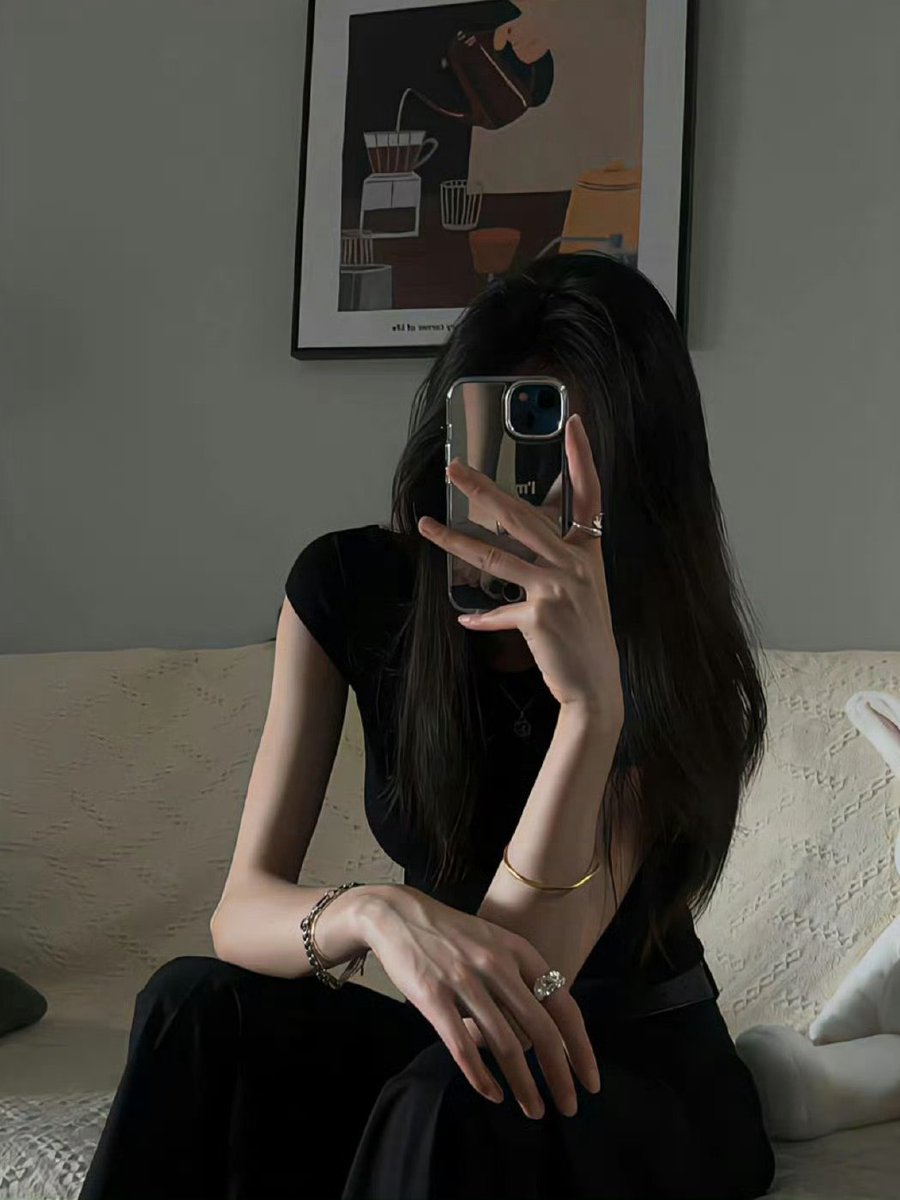 七月你好，七月第一天，求个上上签。愿我们能有始料不及的幸运，也有突如其来的欢喜。