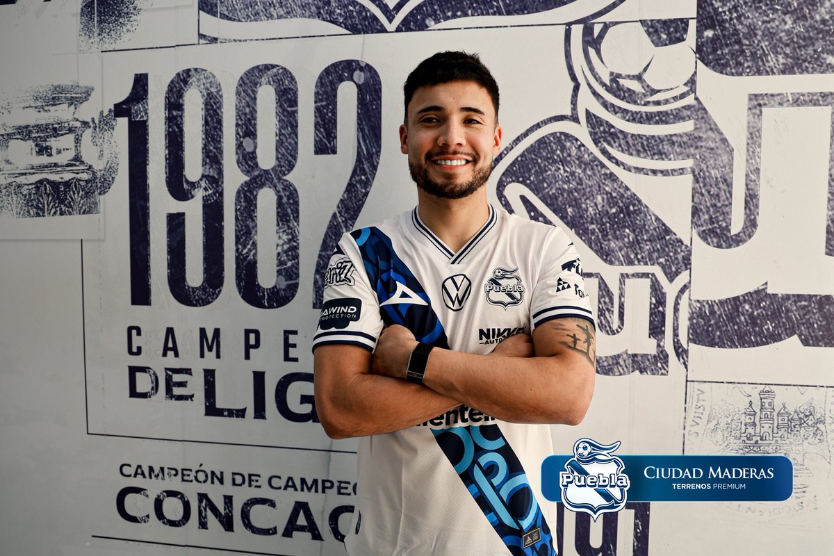 ClubPueblaMX's tweet photo. Que facha la de mi nuevo Enfranjado 🔵😮‍💨👌🏼

Llegando, firmando y ya mostrando como #LaFranjaNosUne🎽 https://t.co/ZdgU8P8ya0
