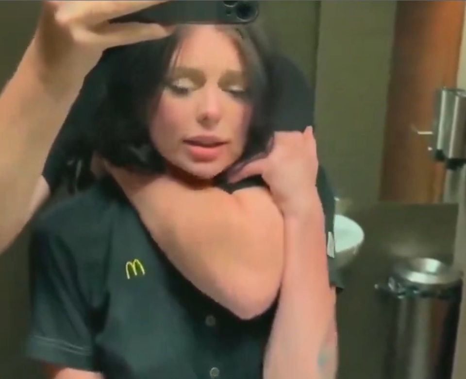 Just one look – and the past loses its grip! 💔👀

A THRÊAD 📹👇