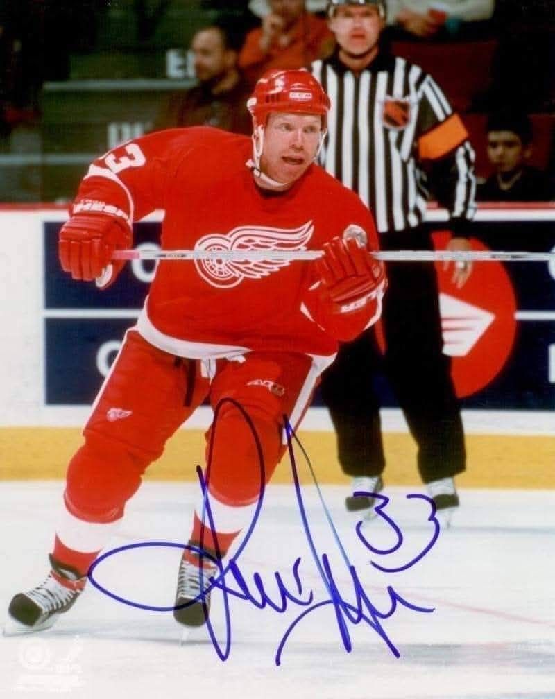 KevinKY84's tweet photo. On June 30, 1993, a great trade took place for the Red Wings. Kris Draper was acquired from the Jets for future considerations, which ended up being $1.00. For that dollar, the Wings received a 4-time Stanley Cup champion who played 1,157 games &amp; won the 2004 Selke Trophy. https://t.co/ZbSKN1v4rU