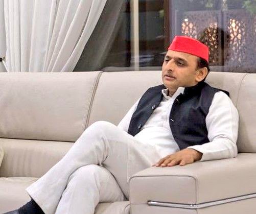 समाजवादी सोच के प्रतीक, युवा नेतृत्व के प्रतीक आदरणीय श्री अखिलेश यादव जी को जन्मदिन की ढेरों शुभकामनाएँ,उत्तर प्रदेश के विकास और युवाओं की आवाज़ को बुलंदी देने के लिए आपका योगदान सदैव याद रहेगा।
#yadavakhilesh_happy_birthday🚲