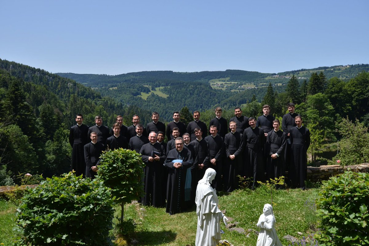 ICKSP's tweet photo. June 22 to 27 โ Retreats in Switzerland and Gricigliano for the Institute's seminarians before receiving Minor and Major Orders this week.
Please keep these young men in your prayers as they continue to answer God's call!
#ICKSP #OrdinationWeek https://t.co/Yd5vCOu2qW