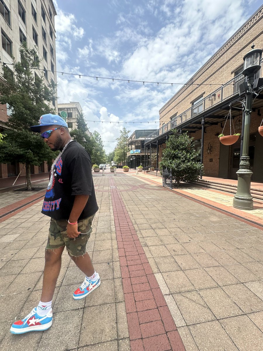 bj_6ix's tweet image. Year 27⭐️