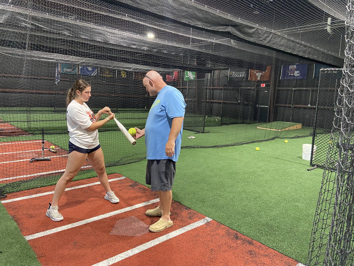 BryleeGray_2027's tweet photo. Thanks Dad! Always willing to meet me at the cages! Forever my favorite Coach!🫶🏻
Joshua 1:9
@EPIC_NTX18u @gray_brock @McLennan_SB @CoachBerry33 @CoyotesDen @MarandaShain @SAUSoftball @JAnderson_Coach @OCeaglesSB @ShaleeRodriguez @OuachitaSB @Coach_Cump @TarletonSB @sfa_softball @AxeEmJackson @CoachJenFuller @NSUDemonsSB
