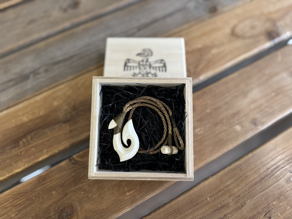okikurashoten's tweet photo. 抹香鯨骨 HEI MATAU (small)
#spermwhale #whalebone #bonecarving #maori #hawaiian #ethical #jewelry #heimatau #bonehook #hook #鯨骨 #抹香鯨
25011 KAHALULU
Mon oreille est un coquillage Qui aime le bruit de la mer. Jean Cocteau
#alexjfn @alexinterfm https://t.co/gbV5iIgN7U