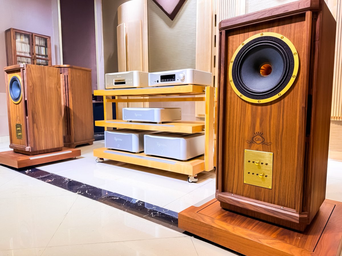 Tannoy's tweet photo. This stunning Tannoy/ESOTERIC retailer system, really is quite something.

What track are you playing on this first? #Tannoy https://t.co/1QewZRdlzW
