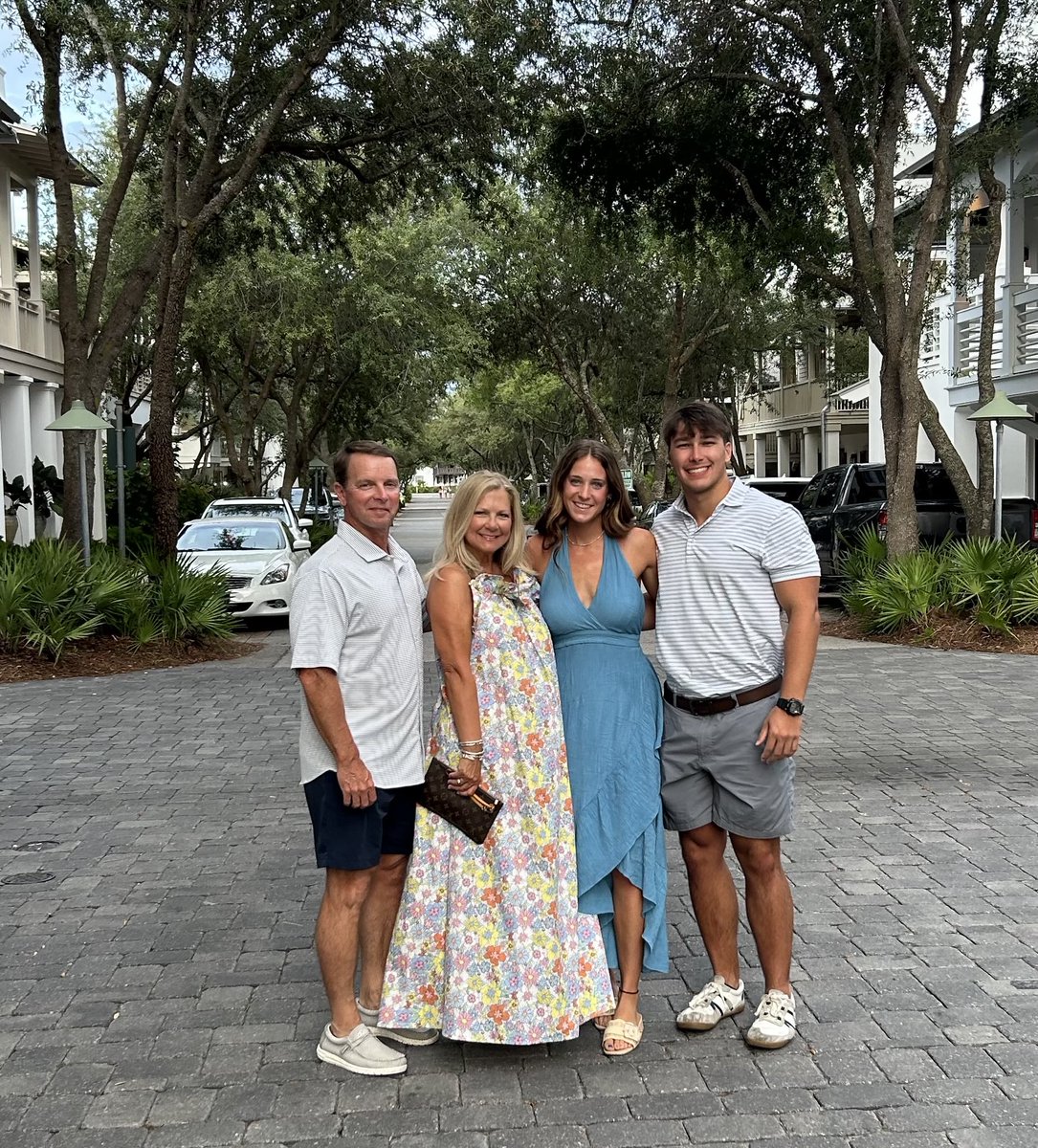 _duanecase's tweet image. What a great week at our favorite place with our favorite people.