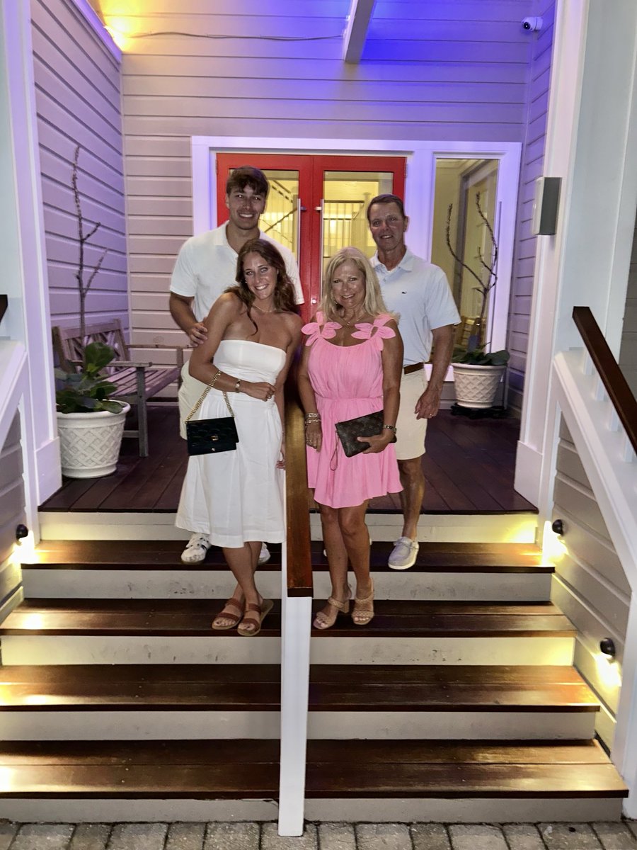 _duanecase's tweet image. What a great week at our favorite place with our favorite people.