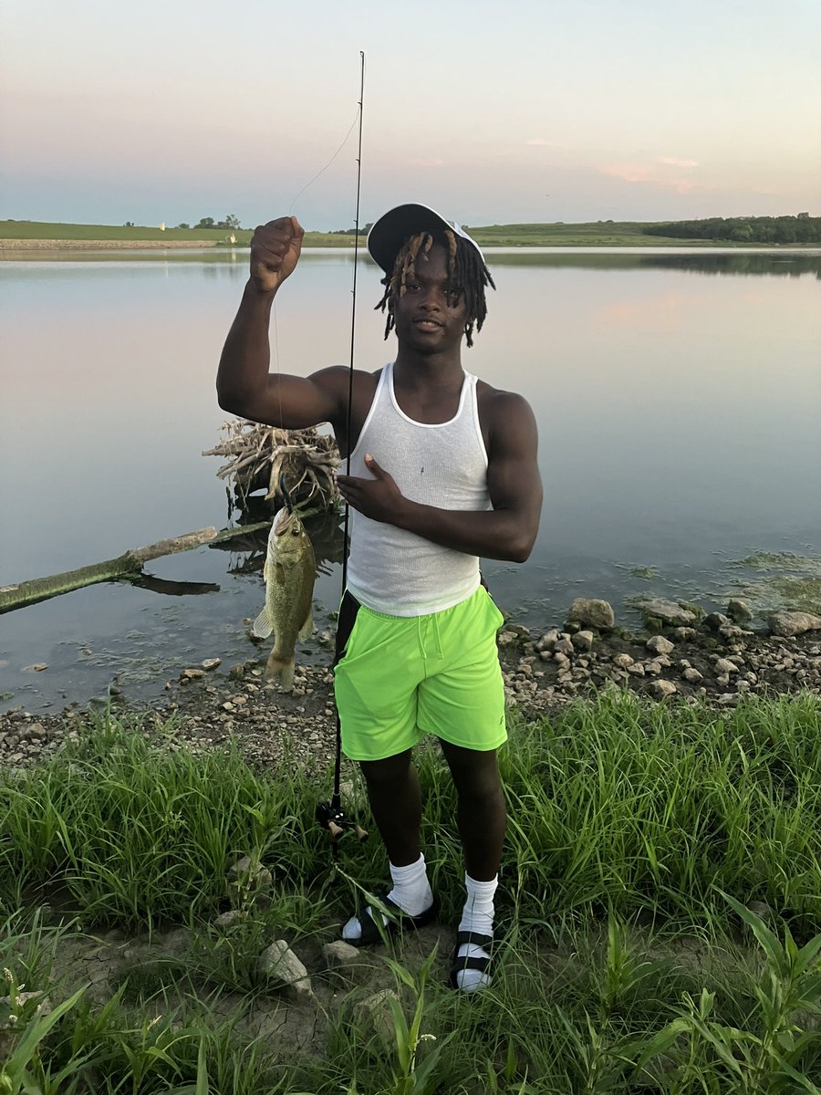 TbirdWrestling's tweet image. Day 1 of the Doane Wrestling camp culminated with a big haul from some of our expert fishermen/frogmen 🐠🐸🤌