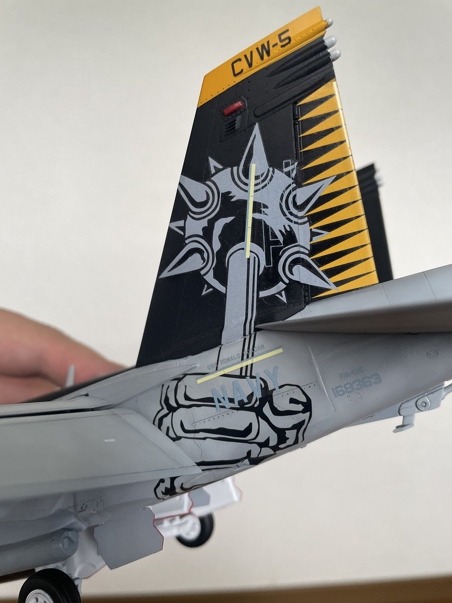 Rui_leafworld's tweet image. 君を作りたかったんだ❗️キミを❗️
時間が掛かりましたがロイヤルメイスです(ハセガワ)✈️✈️💦
ホンモノを厚木基地で見られて良かったです☺️✈️🛫
#米海軍 #F18 #スーパーホーネット