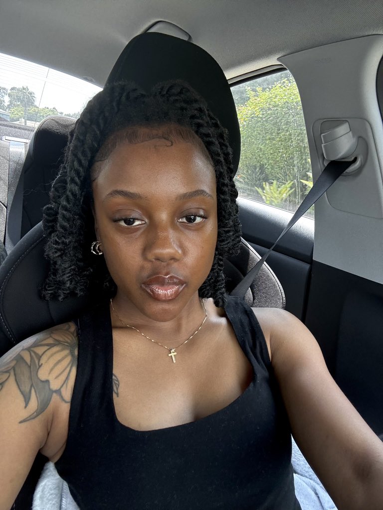 belikeae's tweet photo. Just dropping some jaw dropping selfies. https://t.co/VrHjzsm3Qi