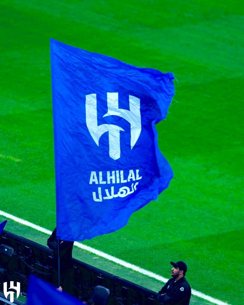 z_A90h's tweet photo. اقسم بالله فخور في اعظم نادي 
فخور فيك ياهلال 
فريق بدون دكة 
فريق بدون مهاجم 
فريق مليان اصابات 
فريق بدون اي تعاقد والوحيد في كاس العالم بلا صفقات 
وتحشر اعظم اندية العالم فخر العرب ياهلال 💙 https://t.co/J370M4gpZG