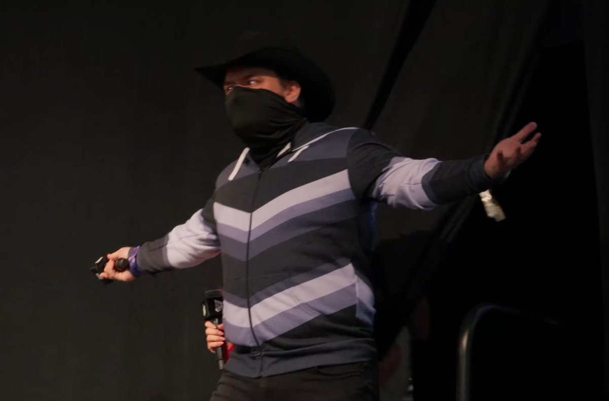 A shot of me I found walking out on the <a href="/VidCon/">VidCon</a> stage this year.

ARE YOU NOT ENTERTAINED?!