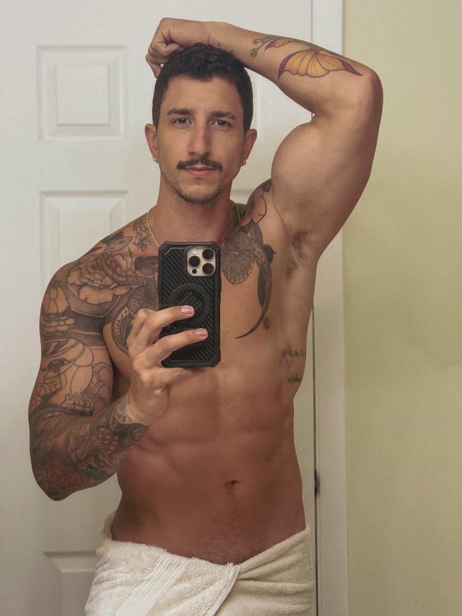 Subscribe to my OF link in bio 💙