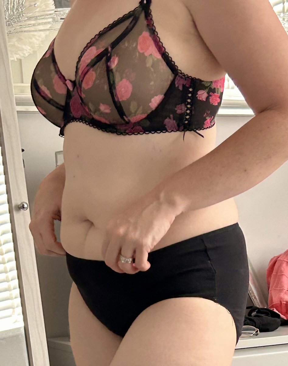 her_nylons2 tweet media