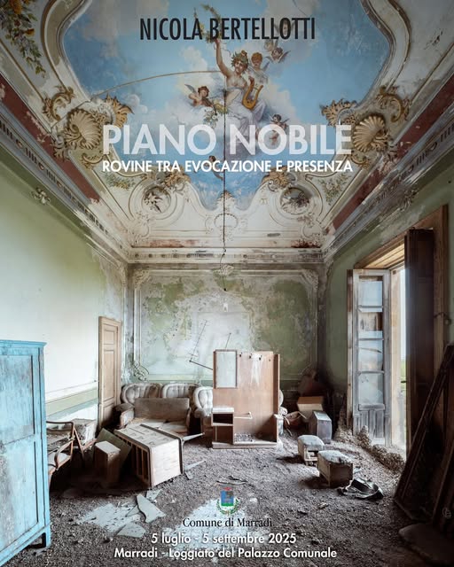 #dalterritorio #Marradi
Mostre: "PIANO NOBILE. ROVINE TRA EVOCAZIONE E PRESENZA" 
📸 I magici scatti di Nicola Bertellotti in mostra a Marradi
5 luglio – 5 settembre 2025
Loggiato del Comune
Piazza Scalelle, Marradi
Ingresso libero
<a href="/feelflorenceoff/">Feel Florence</a> <a href="/mugellotoscana/">Unione Comuni Mugello</a>