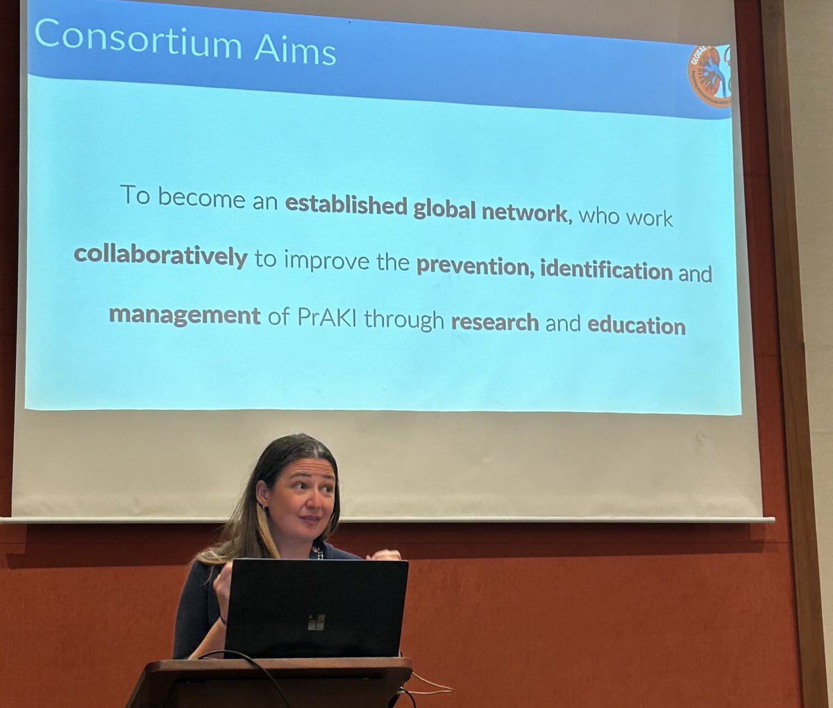 OBSevidence's tweet image. Katherine Clark sharing the aims of PrAKI (Pregnancy Acute Kidney Injury) at the inaugural meeting in Nairobi. This common problem is often not considered, has long term morbidity, is avoidable and treatable. A phenomenal multidisciplinary group. @lifecourse_KCL