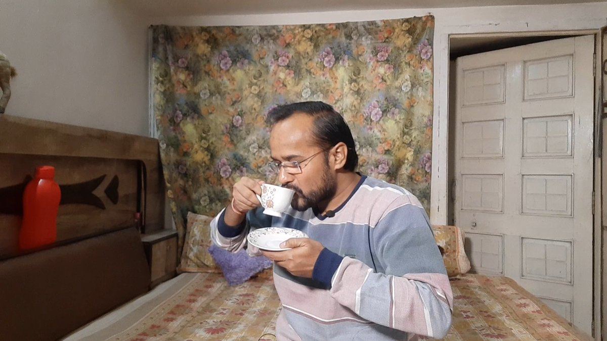आ जाओ सब जनसेवा मित्रों! आप भी चाय 🍵 पी लो! ज्ञापन-वापन तो चलता रहेगा!

वाह! क्या चाय 🫖 है मज़ा आ गया! चाय 🍵 अगर दिल से बनाई और पिलाई जाए तो स्वाद और भी बढ़ जाता है!
#Tuesday #Morning #Tea #जनसेवा_मित्रों_को_बहाल_करो