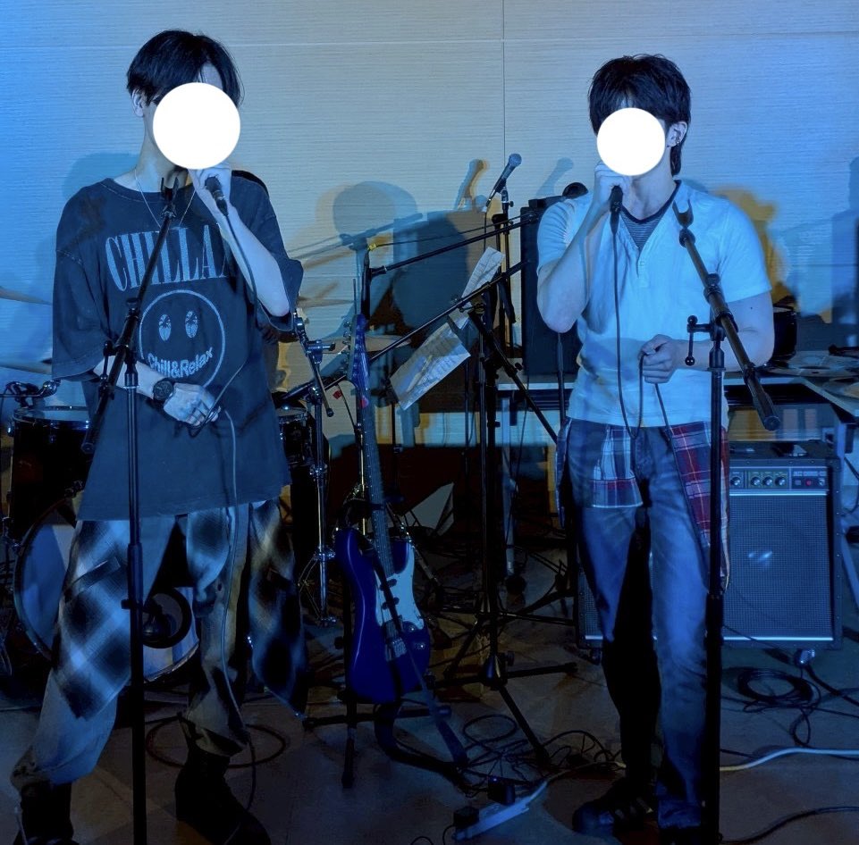 Medics_NUM's tweet photo. 【6月ライブ&amp;幹部交代式がありました】
6月ライブが開催されました！新入部員が入った後初のライブとなりました！✨早速初ライブを迎えた新入生もいます🙌🏻
そして幹部交代式も行われました！旧幹部の皆さん本当にありがとうございました🙇‍♀️新幹部のみなさんと一緒に頑張っていきましょう🫶🏻 https://t.co/pct2G5NVDq