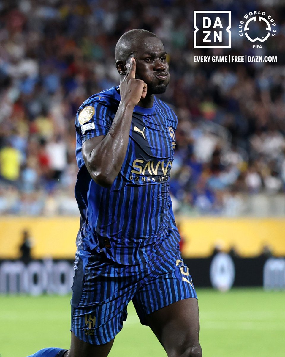 FIFACF's tweet photo. Koulibaly in extra time. 🤯

#FIFACWC https://t.co/GLsrjFNutH